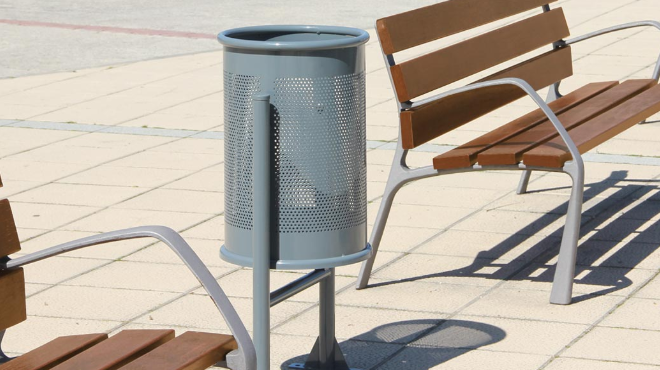 Imatge pels mitjans: Col·locació de noves papereres de brossa