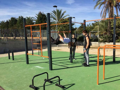 Imatge pels mitjans: Construcció d’un parc de cal·listènia a l’aire lliure